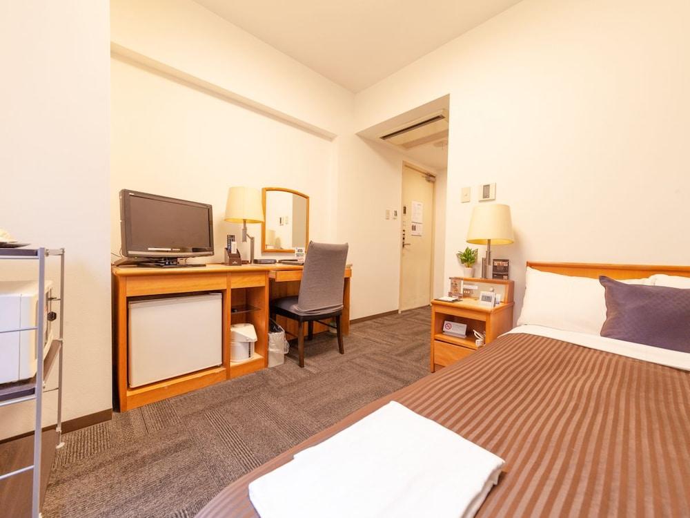 Livemax Budget Shinbashi 酒店 2*